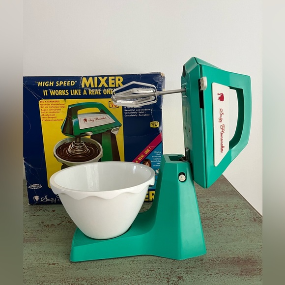 Vintage 1960s Suzy Homemaker High Speed Mixer - Picture 5 of 12